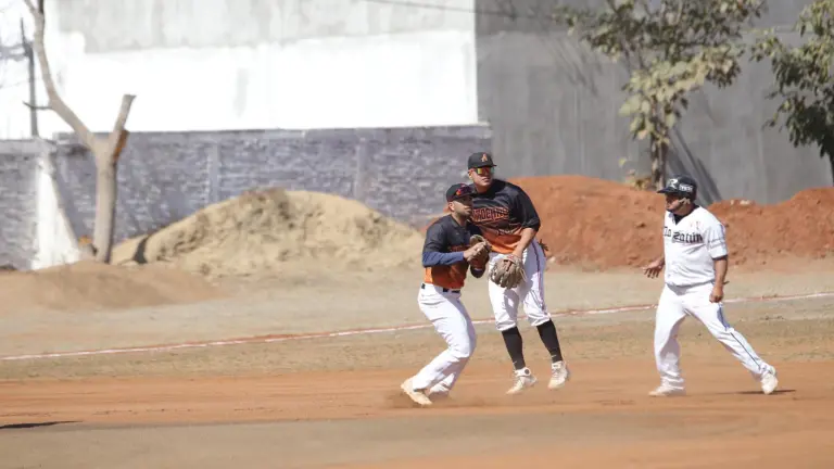 La Liga de Beisbol Dominical categoría “BA” inició su edición 47 con duelos cargados de ofensiva en el Club Deportivo Polluelos.