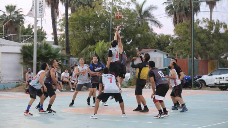 Con encuentros muy parejos arrancó la Copa Semana Santa de baloncesto, en Mazatlán.
