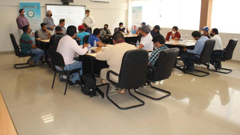 Se llevó a cabo el Análisis de la Situación del Trabajo, en el que participaron representantes de empresas.