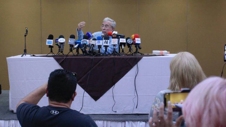 Ríos Estavillo se va y Castañeda Camarillo se queda, confirma Rocha Moya