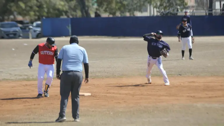 Mazatlán vive una jornada de batazos y victorias contundentes en el beisbol magisterial.