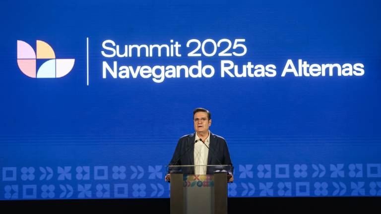 El emrpresario Agustín Coppel Luken inaugura el Summit 2025 Navegando Rutas Alternas del Foro Mar de Cortés.