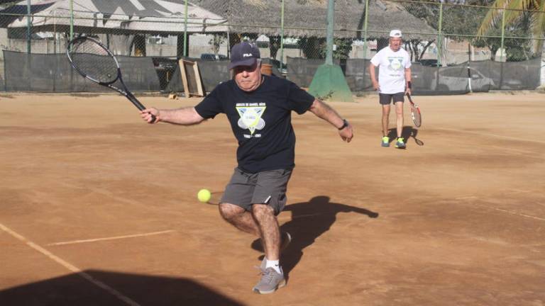 Gaxiola y Sosa logran difícil triunfo en el Torneo de Tenis Amigos de Sergio López 70 Años y Más 2022