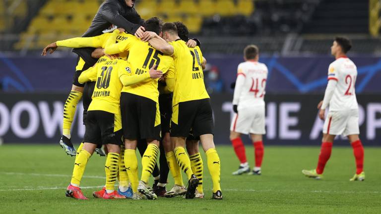 Borussia Dortmund logró mantener la ventaja en el global para avanzar a los cuartos de final de la Champions League.