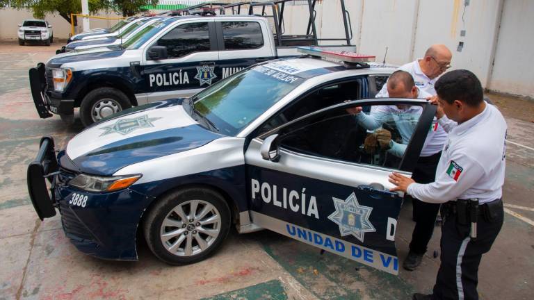 El Ayuntamiento de Culiacán inició el retiro de polarizado en las unidades de la Secretaría de Seguridad Pública y Tránsito Municipal.
