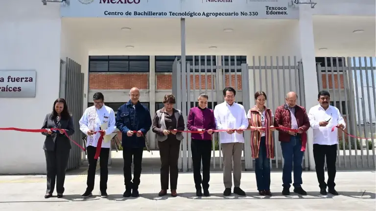 En la construcción del nuevo plantel se invirtieron 50 millones de pesos y otorgará el derecho a la educación a mil 80 estudiantes.