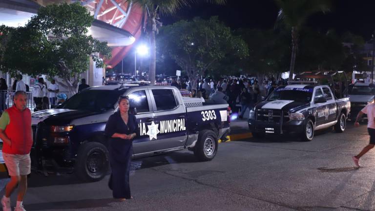 En el arranque de las fiestas del Carnaval de Mazatlán, montan un amplio despliegue de seguridad en el estadio Teodoro Mariscal.