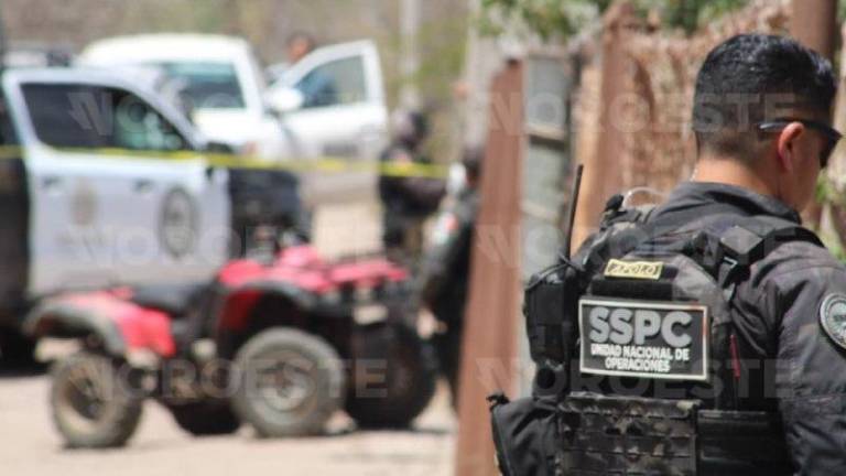 Personal federal realiza un operativo en una finca donde hubo un enfrentamiento armado en la comunidad de Ayuné, en Culiacán.
