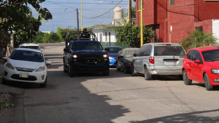 Vecinos del Infonavit Lola Beltrán vivieron momentos de temor tras las explosiones registradas la noche del sábado en la cabecera municipal de Rosario.