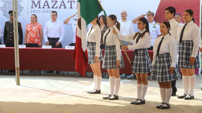 El Lunes Cívico fue celebrado en el Centro de Bachillerato Tecnológico Agropecuario 133 de la Sindicatura El Roble.