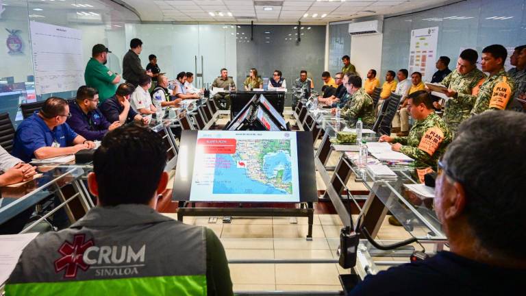 Corporaciones de los tres órdenes de gobierno participaron en un simulacro de huracán categoría 5 realizado en las instalaciones del C4i Sinaloa.