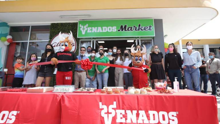 Cortan el listón inaugural de la tercera sucursal de la tienda Venados Market.
