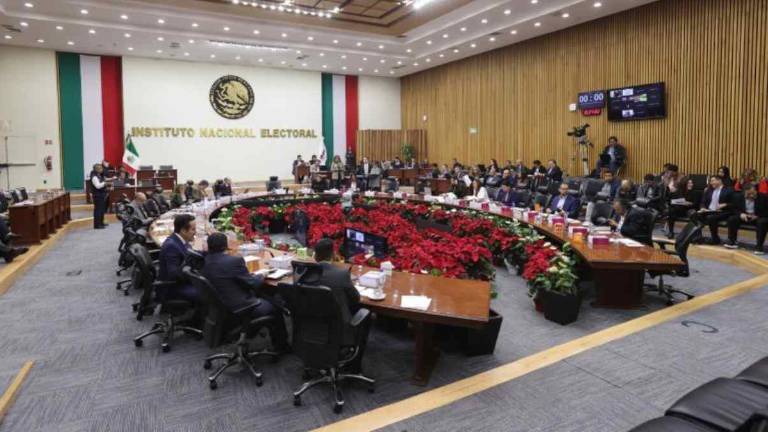 En sesión, consejeros del INE aprobaron el ajuste presupuestal para 2026.