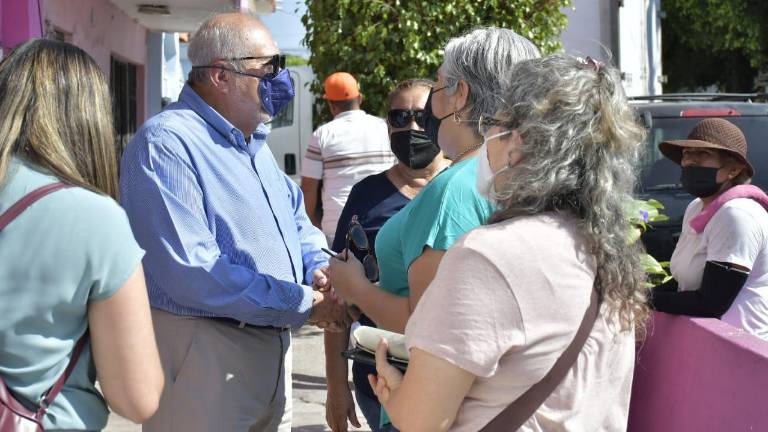 Luis Guillermo Benítez Torres acudió al mercado Juan Carrasco.