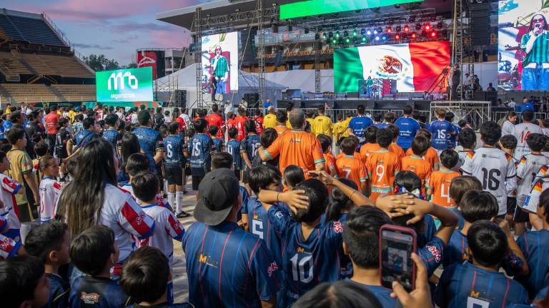 En medio de un ambiente festivo se inauguró del Mundialito 2026 en el Estadio de los Dorados.