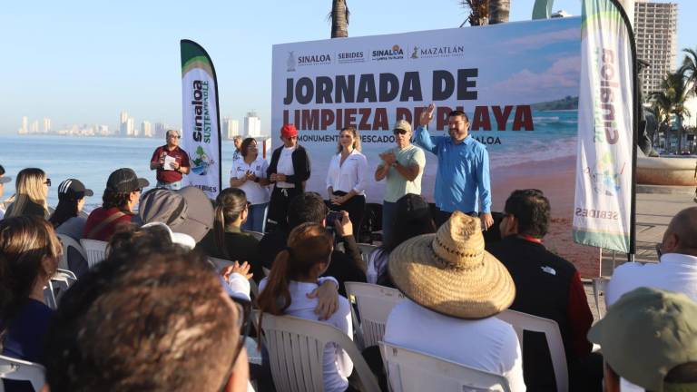 Puesta en marcha en Mazatlán de la jornada “Sinaloa Limpia Tu Playa”.