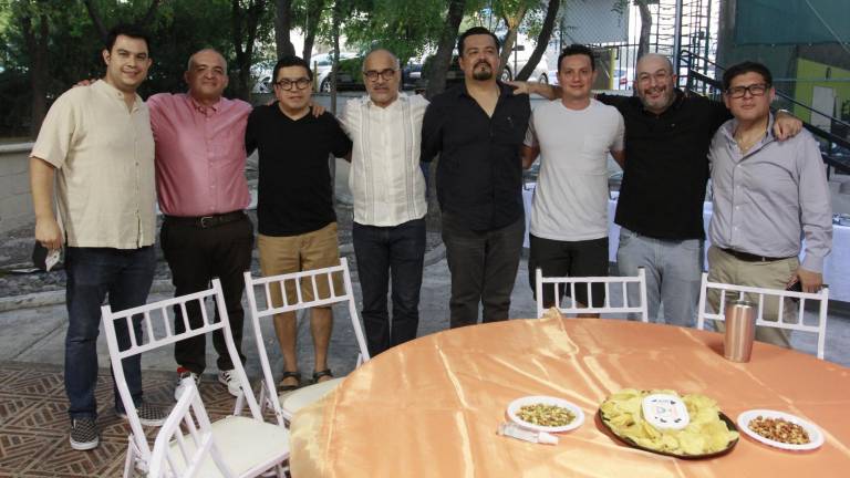 Carlos Jiménez, Francisco Gil Leyva, Óscar Urcisichi, Américo Ríos, Arturo Álvarez, Leoncio Ramírez, Deneb López y Daniel Borraz.