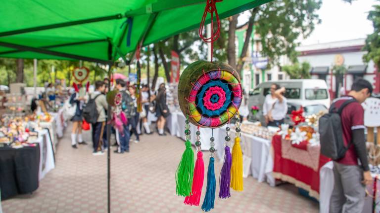 En la Plazuela Rosales de Culaicán se hizo la Expo “Tejiendo Sueños.