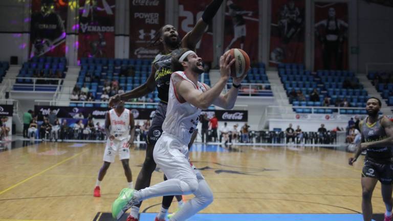 La Nobleza pega primero en el puerto.