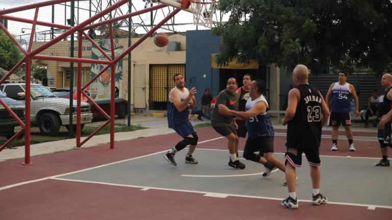 Este sábado sigue intensa la jornada en diferentes canchas.
