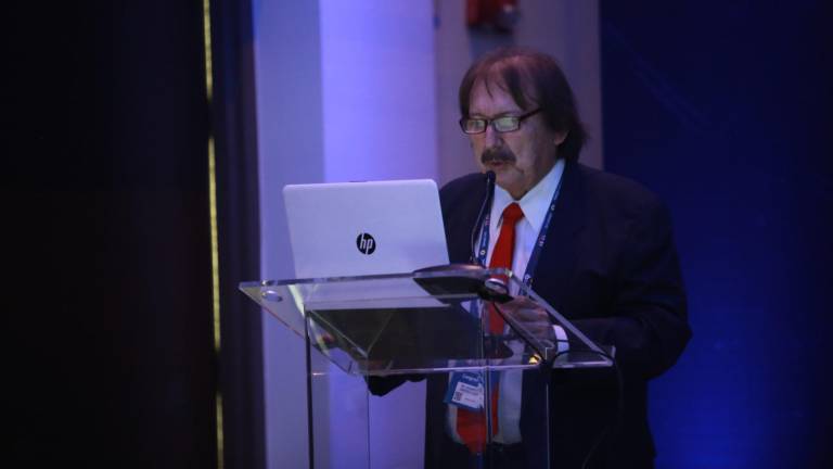 Gilberto Rafael Jiménez Lugo, especialista en salud circulatoria, en el marco del 55 Congreso Internacional de Angiología, Cirugía Vascular y Endovascular celebrado en Mazatlán.