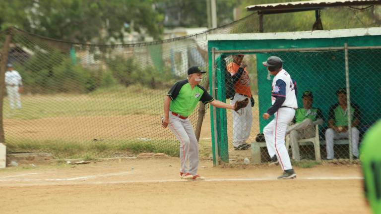 Se disputó la jornada 5 de la Liga de Beisbol Dominical, en el Club Deportivo Polluelos.