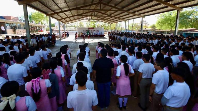 Las escuelas de educación básica de Mazatlán registraron un 80 por ciento de asistencia el día lunes 4 de mayo.