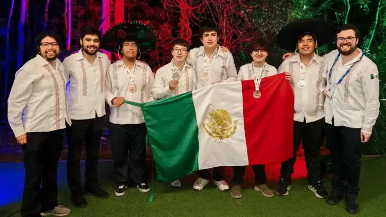 Mexicanos se llevan medallas en Olimpiadas de Matemáticas.