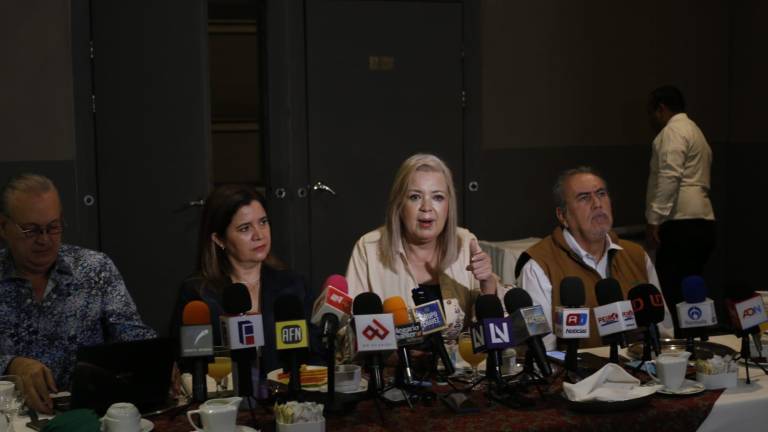 Conferencia de la Intercamaral de Culiacán donde llaman al Gobierno a dialogar para atender crisis de seguridad.