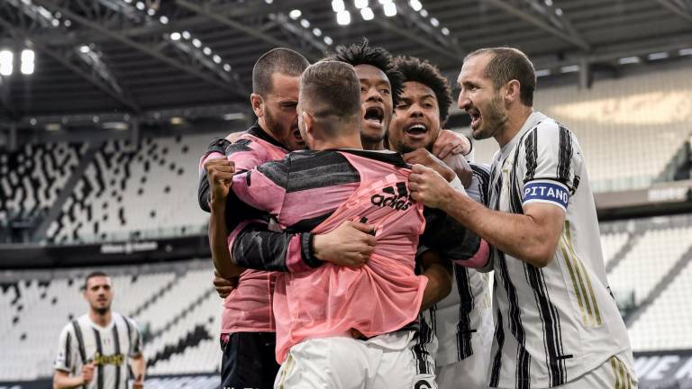 Un penalti de Cuadrado mantiene la esperanza de Juventus hacia la Champions