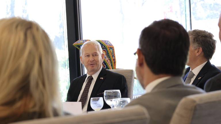 Ronald Johnson, Embajador de Estados Unidos en México, en una reunión del mes pasado con empresarios mexicanos.