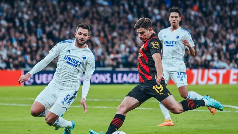 El Manchester City empató sin goles ante el Copenhague para instalarse en los octavos de final de la Champios.