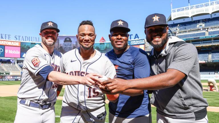 Los Astros se alinearon para lanzar sin hit.