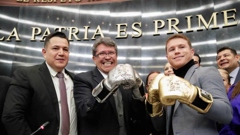 Saúl “Canelo” Álvarez en su visita al Senado de la República.