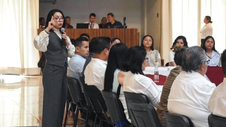 Esthela Damián Peralta, en una reciente reunión en Guerrero como Consejera Jurídica de la Presidencia.