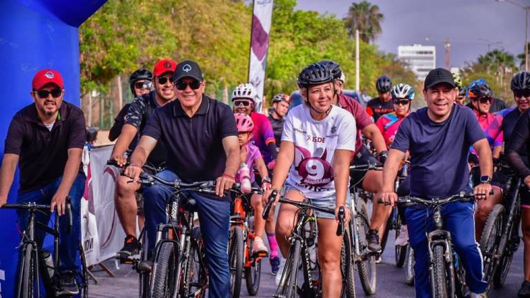 Familias y amigos se dieron cita en el Parque Central Mazatlán para compartir un momento especial sobre dos ruedas.