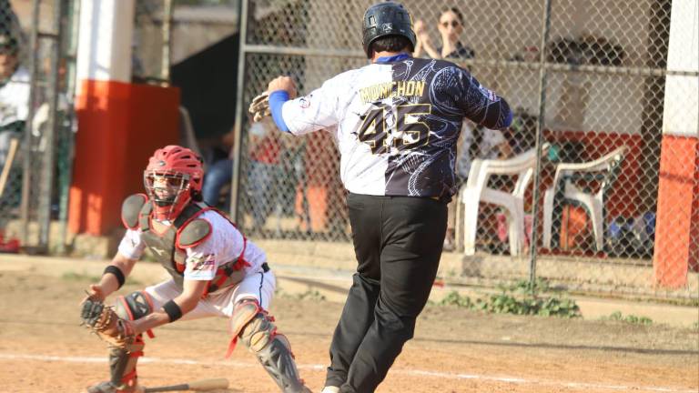 Radiadores Toño sorprende y derrota a El Cid en Liga Meseros al Bat.