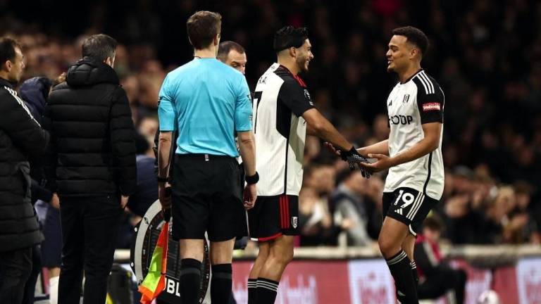 Fulham goleó al Tottenham en retorno a las canchas de Raúl Jiménez