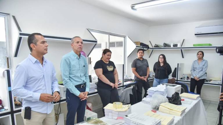 Gerardo Vargas Landeros visitó a los integrantes de la comitiva de trabajadores de la Auditoría Superior del Estado de Sinaloa.