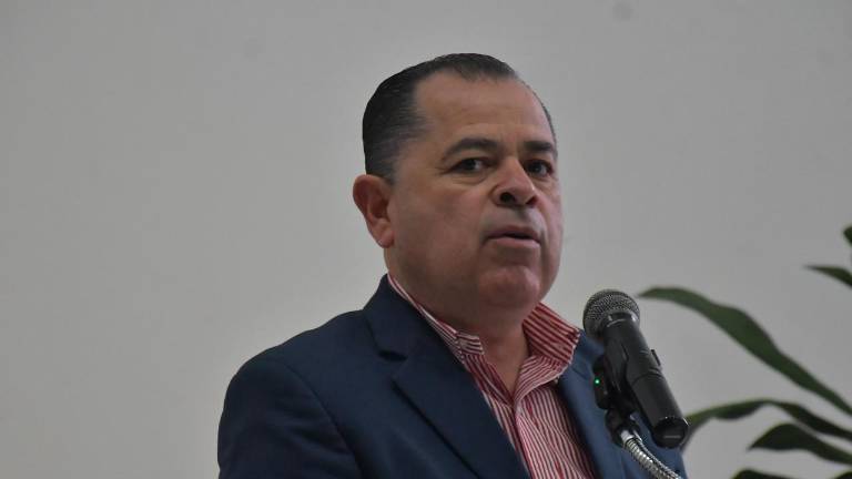 Ricardo Beltrán Verduzco criticó la estrategia de seguridad en Sinaloa durante un conversatorio ciudadano en Culiacán.