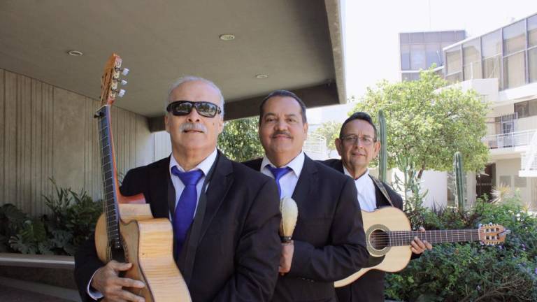 El Trío Azteca recibirá un homenaje por sus 33 años de trayectoria.
