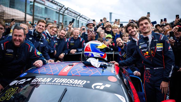 Max Verstappen se impuso en la GT3 en Nürburgring.