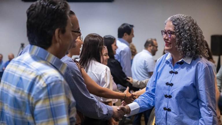 La Gobernadora Graciela Domínguez Nava se reunió con empresarios de Mazatlán este sábado para abordar acciones de seguridad y reactivación turística.