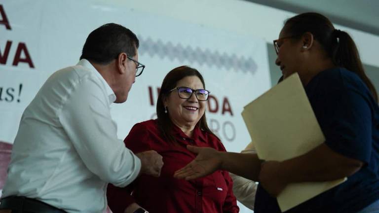 Sugey García, representante de Grupo Actúa tuvo un acercamiento con la Senadora Imelda Castro.