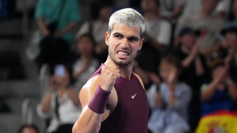 Carlos Alcaraz no dejó ver limitaciones por su tobillo lastimado.