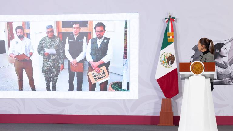 Funcionarios federales atienden el accidente ferroviario ocurrido en Oaxaca.