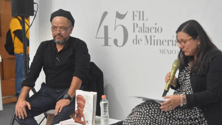 Víctor Joel Santos Ramírez y Lorenza López Mestas presentaron ‘Chametla ancestral’.