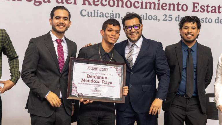 Benjamín fue distinguido por su destacada trayectoria nacional e internacional en karate.