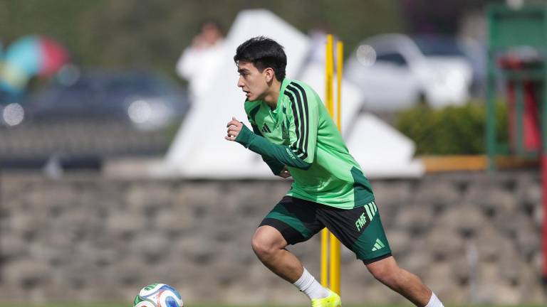 Gilberto Mora tuvo que abandonar los entrenamientos de la Selección Mexicana de futbol.
