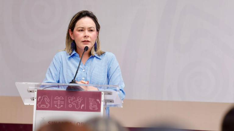 La Gobernadora interina de Sinaloa, Yeraldine Bonilla Valverde, informó que el General Julio César Islas Sánchez se integró a la Mesa de Seguridad.